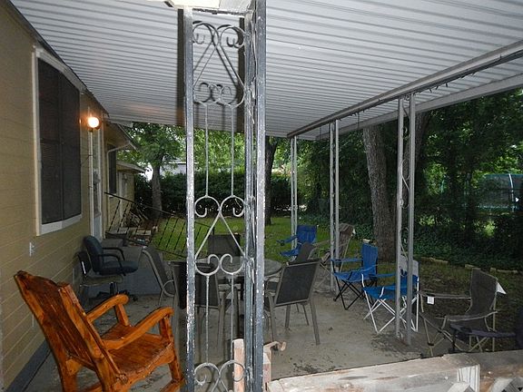 3rd image of 1135 N Penelope St