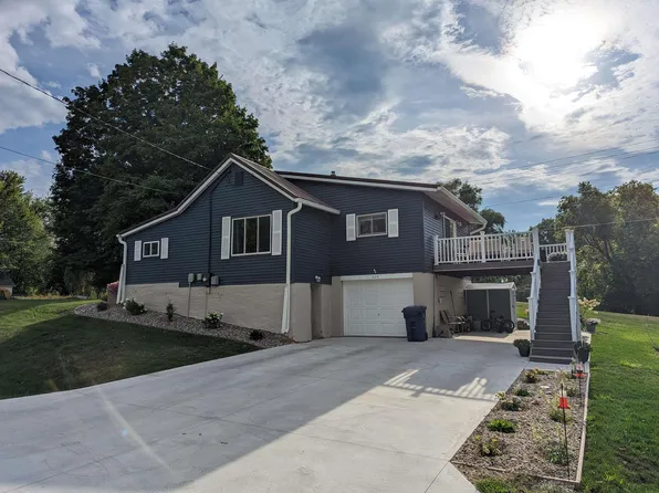 604 Mill Ave, Elgin, IA 52141