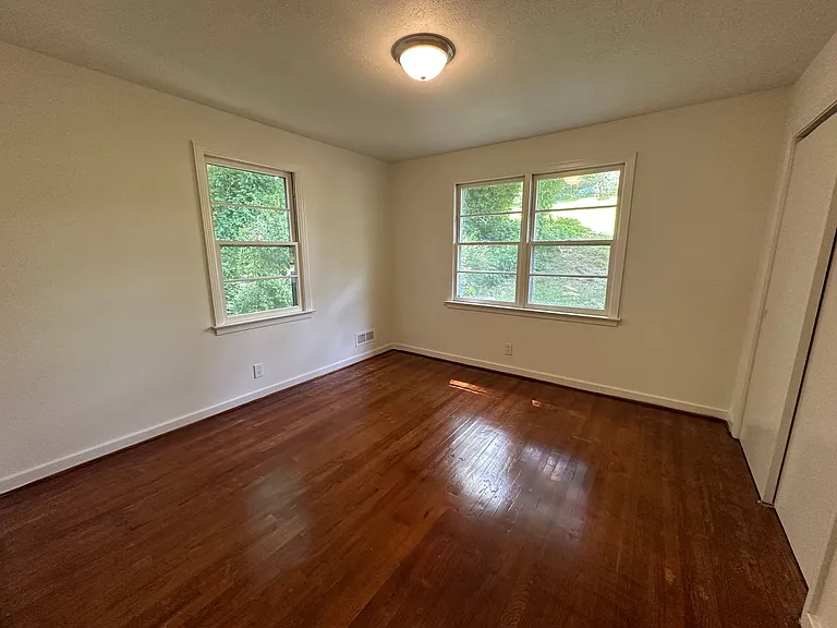 1604 McCall Dr — Photo 9