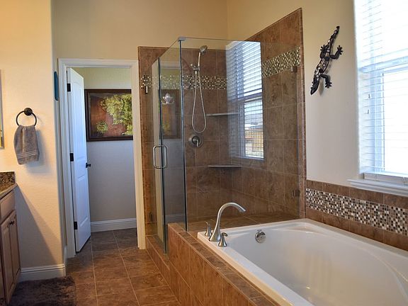 5th image of 9585 Hayfield Dr