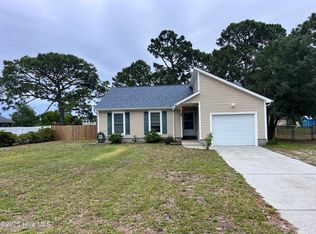 312 W Volant St, Hubert, NC 28539