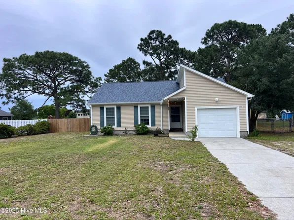 312 W Volant Street, Hubert, NC 28539