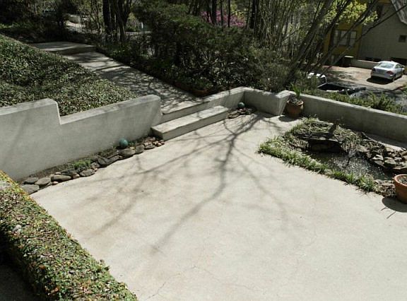 2nd image of 319 Hickory Woods Dr