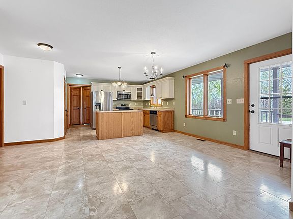 5th image of 3249 Woodland Hills Dr SE