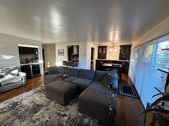 3rd image of 5366 La Jolla Blvd Unit 107C