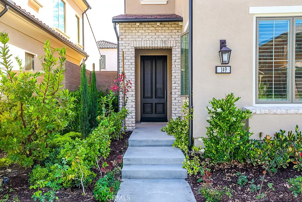 4 bed, 4.5 bath, 3320 sqft, $8,000 — Photo 4