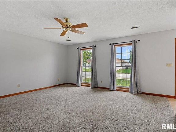 3rd image of 2616 Carl Prairie Dr