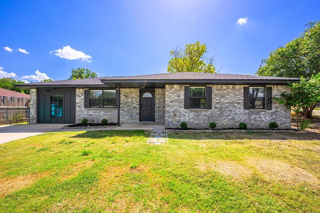 4 bed, 1400 sqft, $2,600 — Photo 3