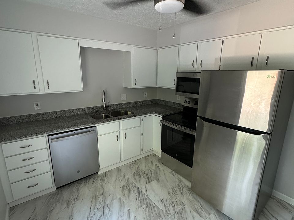 1st image of 118 Carter Cir APT 3
