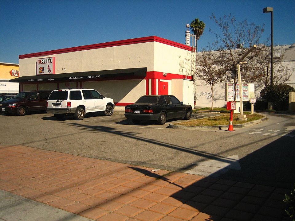 2nd image of 3236 W Manchester Blvd