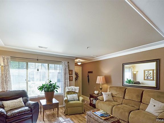 5th image of 45507 Hidden View Ct