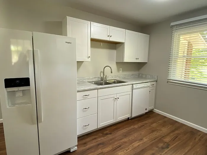 117 Cedardale Ln — Photo 12