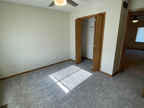 3rd image of 723 Wood St