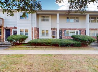 7 Georgetown Dr #E, Enfield, CT 06082