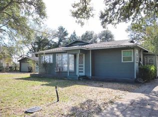 803 Nelson St, Sealy, TX 77474