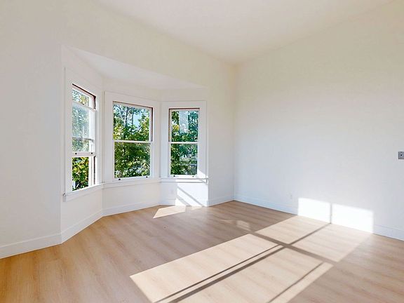 3rd image of 513 Greenwich St