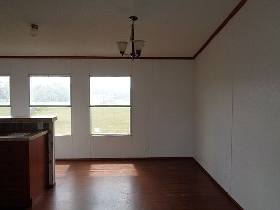 3rd image of 112 Red Bud Cir