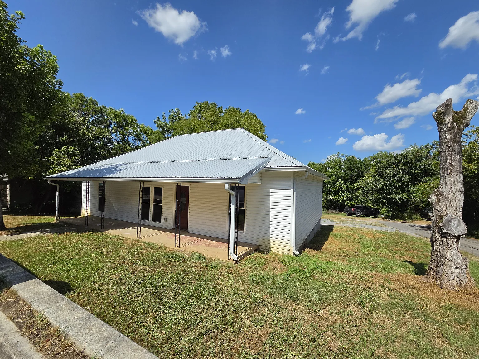 3 bed, 1750 sqft, $1,350 — Photo 1