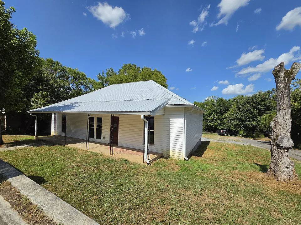 123 Brookside Dr