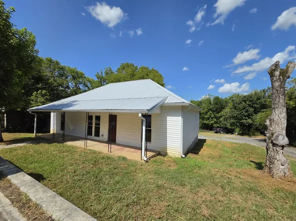 123 Brookside Dr, Fayetteville, TN 37334