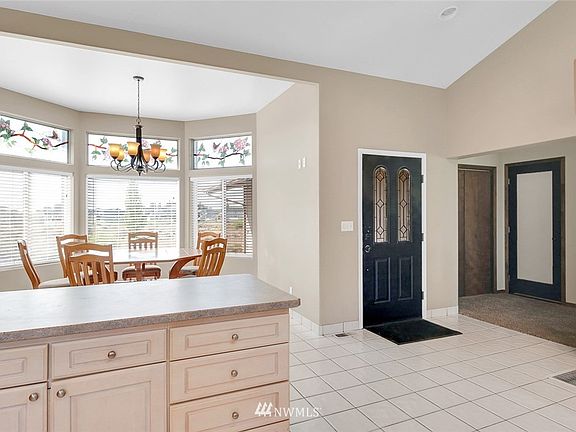 5th image of 1265 Fairway Dr NE