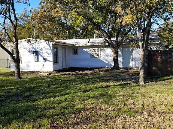 2nd image of 1049 Indian Hills Dr