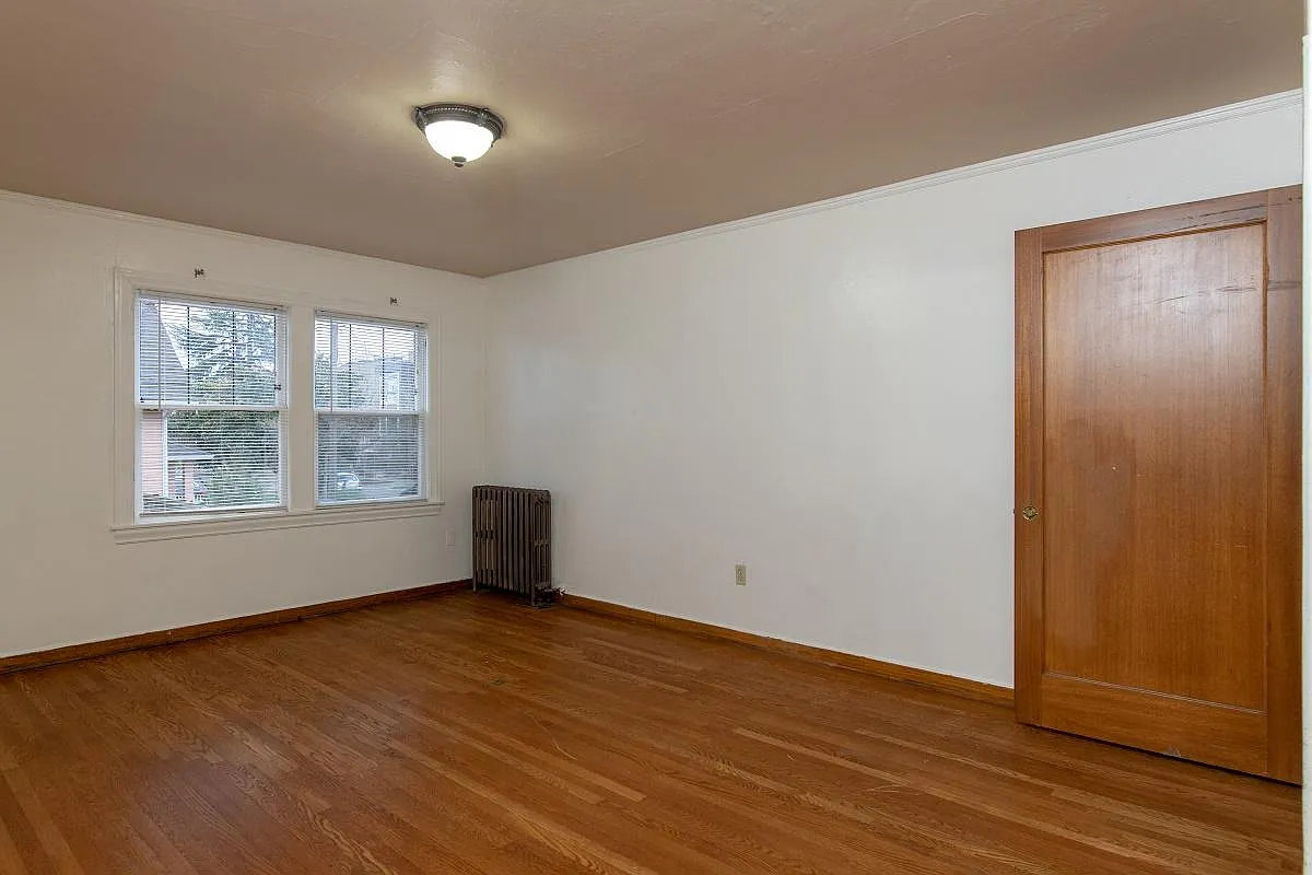 Maxwell Apartments — Photo 3
