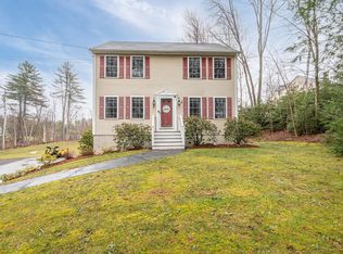 52 Zapora Dr, Hooksett, NH 03106