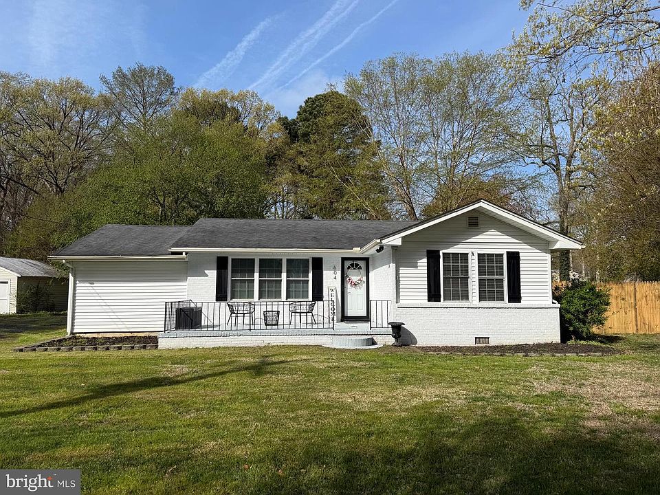 1st image of 604 Perrys Corner Rd