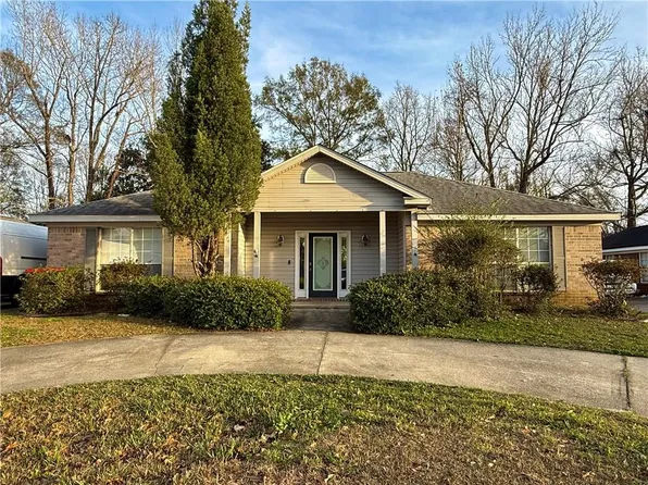 1772 Woodmont Dr, Semmes, AL 36575