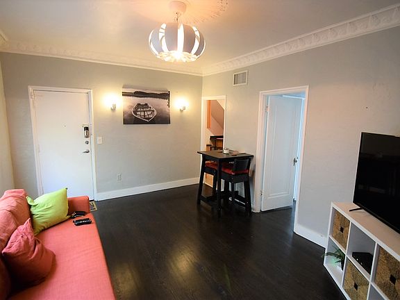 5th image of 846 Jefferson Ave APT 4