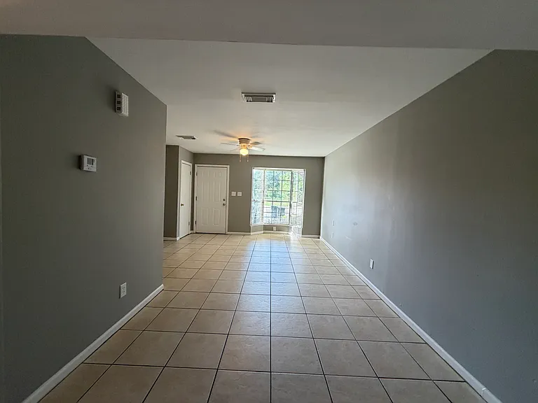 2107 Langley Ave — Photo 4