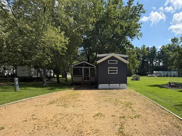 15-35 Woodhaven Dr E, Sublette, IL 61367