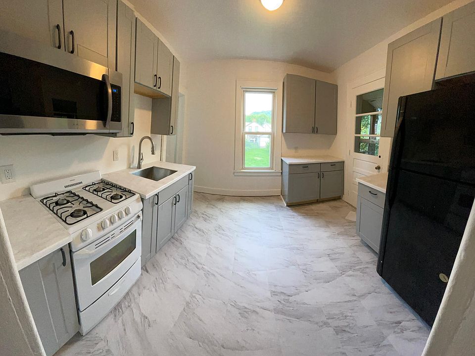 1st image of 13 Birch St #1