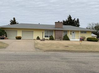 508 E 1st St, Lucas, KS 67648