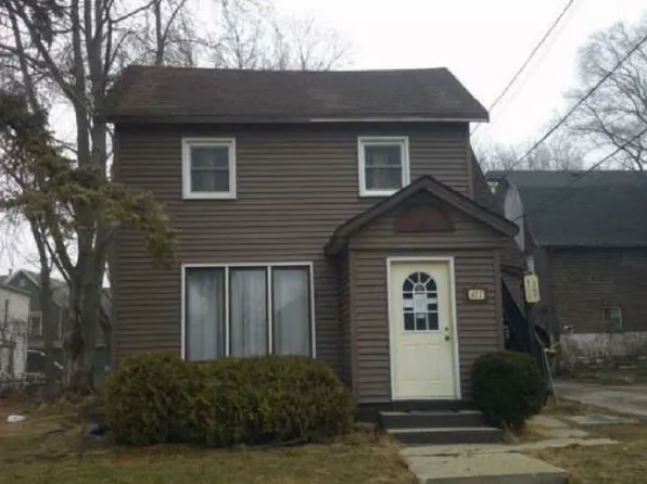 411 S State Ave, Freeport, IL 61032