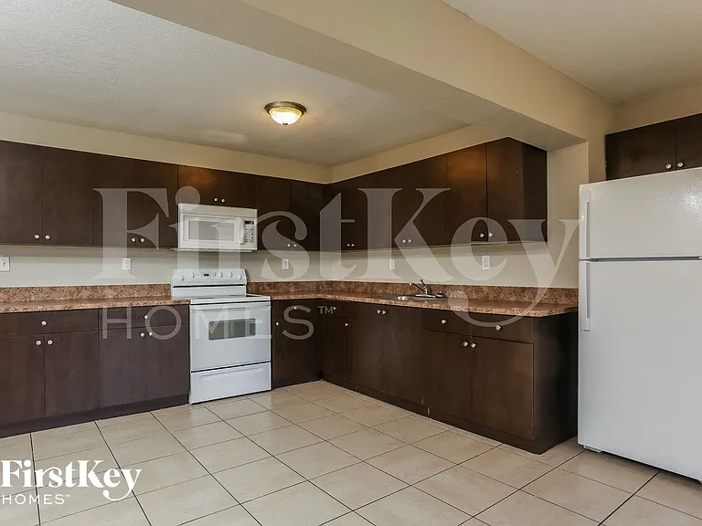 731 NW 175th Dr — Photo 8