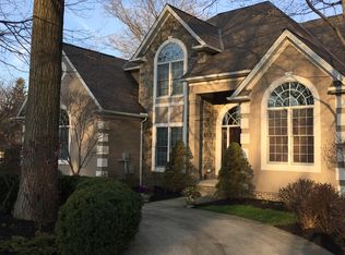 29121 Inverness Dr, Bay Village, OH