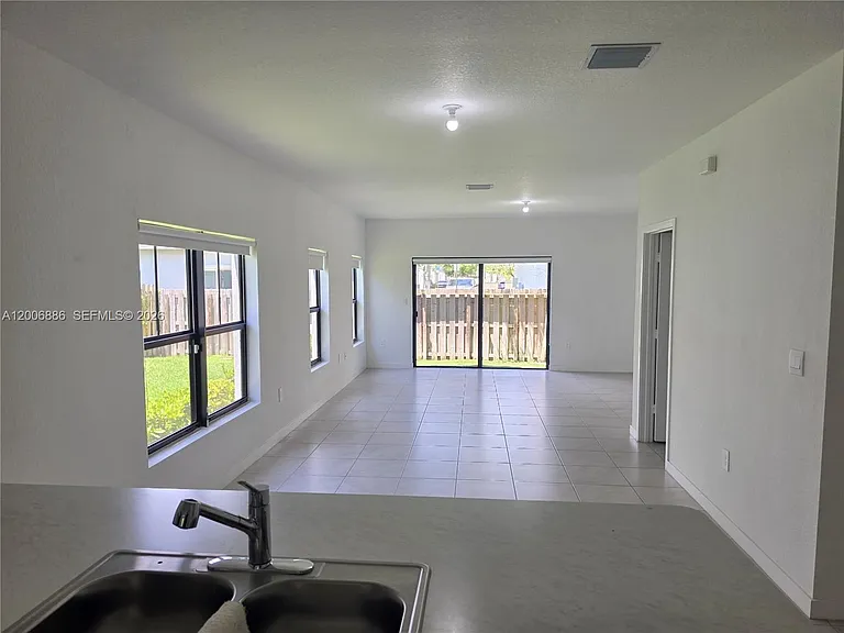 501 NE 1st Dr #501 — Photo 3