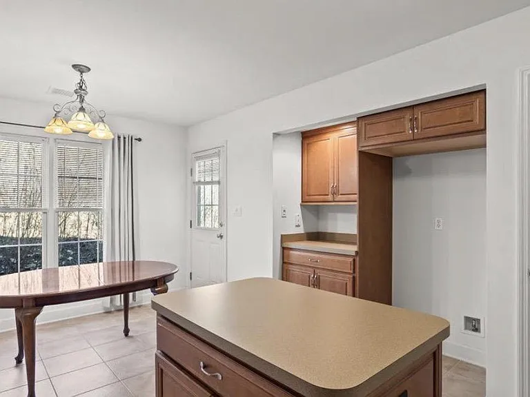 10 Lenox Ct — Photo 11