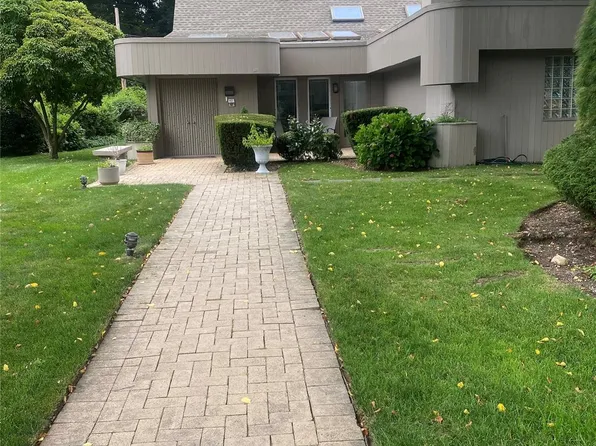 57 Parkway Drive, Roslyn Heights, NY 11577