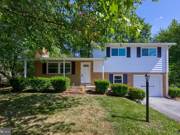 47 Brookside Ave, Hershey, PA 17033