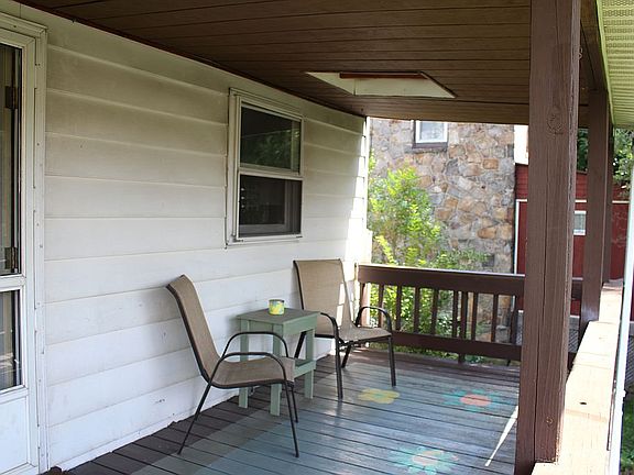 Deck off of kitchen