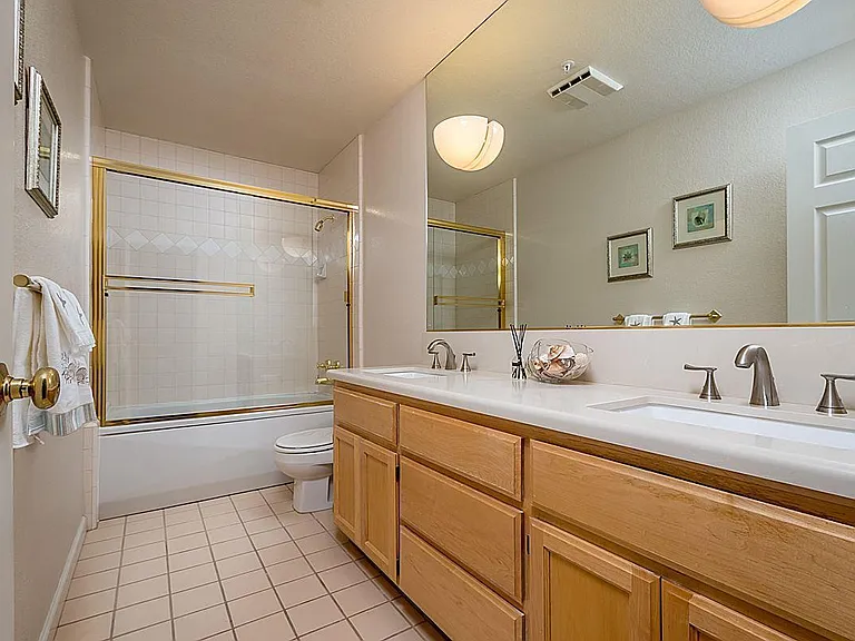 2nd bathroom