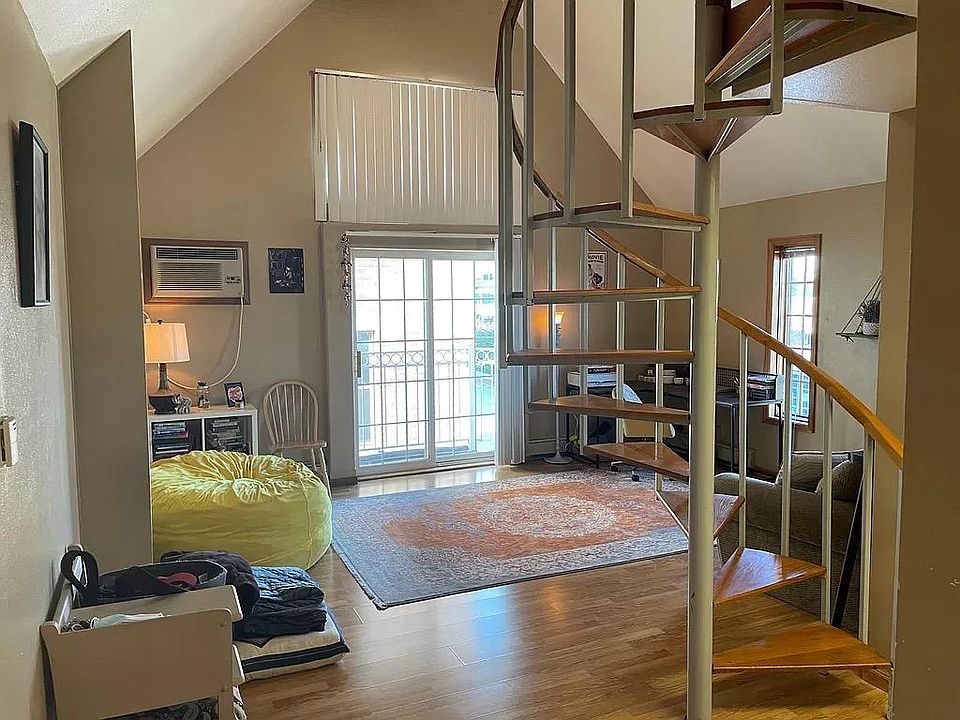 1st image of 340 E Burlington St #15