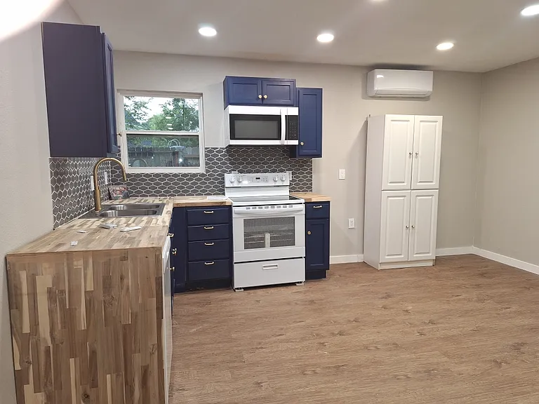 330 Ballantrae Ln — Photo 34