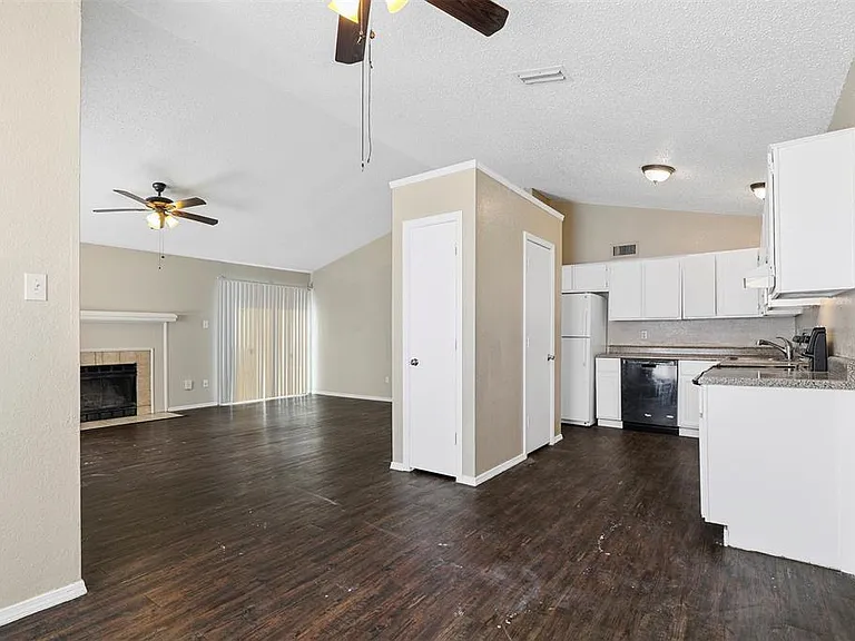 10311 Tamworth Dr — Photo 28