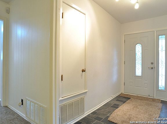 4th image of 517 Candleglo Dr