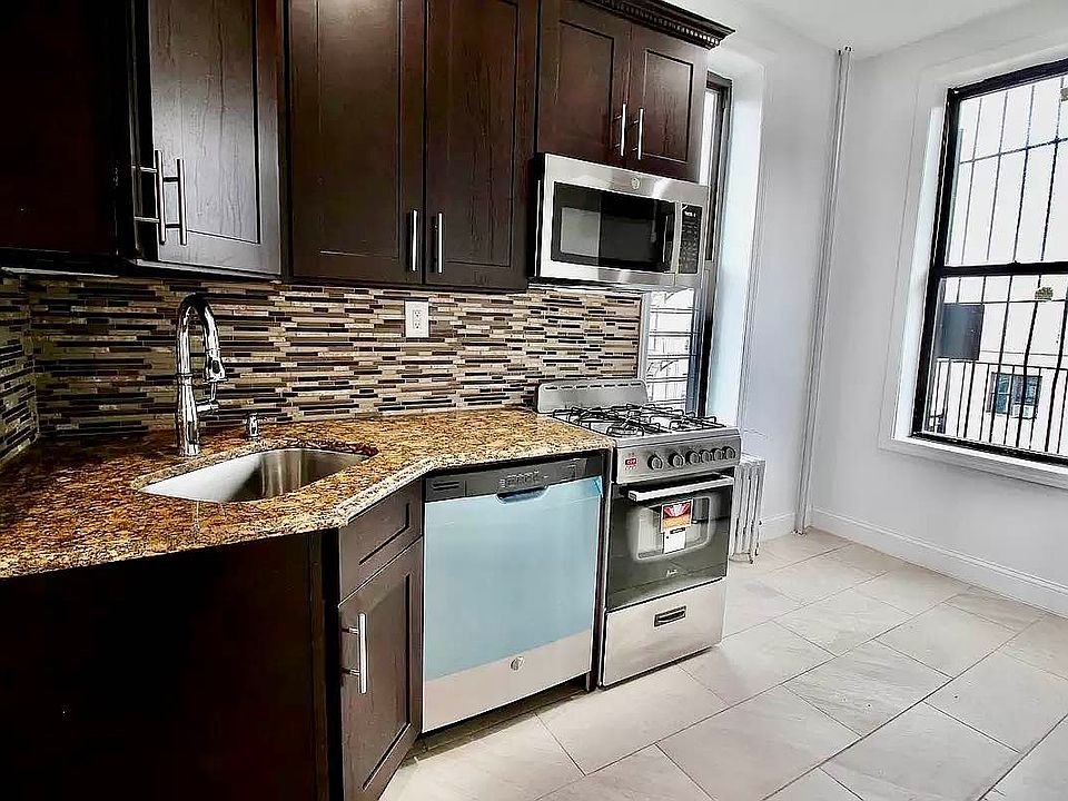 2nd image of 392 Vernon Ave #2A