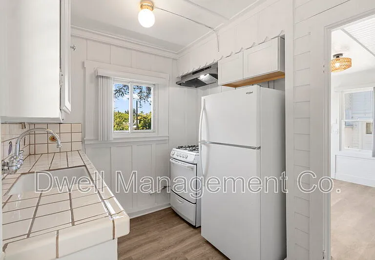 4535 Upland St — Photo 9
